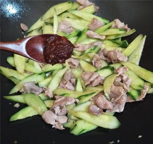娱乐吃瓜酱长什么样,揭秘网红吃瓜达人的神秘面纱