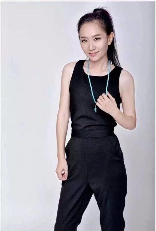 主持人王芳最新爆料图片,揭秘幕后真相，独家图片曝光！