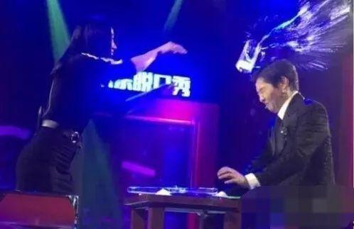 相声主持人爆料新闻视频,独家爆料新闻视频幕后故事